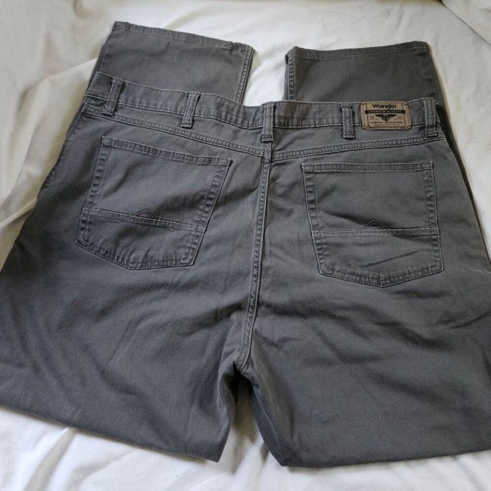 Wrangler Men's Straight Fit Jeans 40x30 Gray Anthracite Stretch Denim 5-Pocket